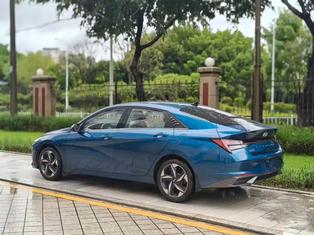 Hyundai Elantra — миниатюра 5