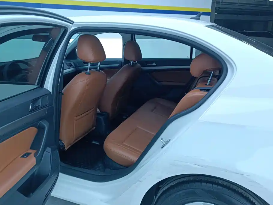 Volkswagen Lavida — миниатюра 11