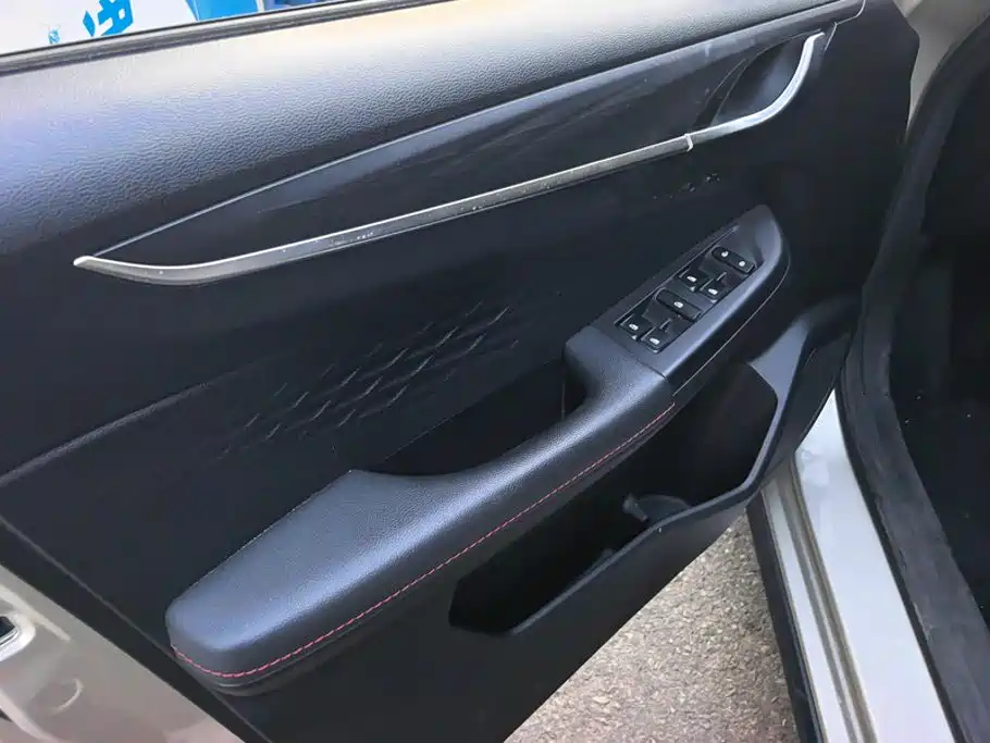 Geely Vision X3 — миниатюра 7
