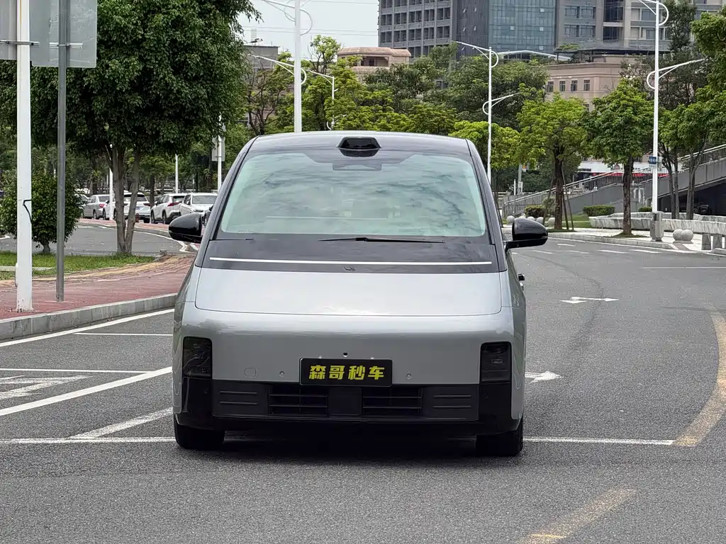 Li Auto MEGA 2024 Ultra
