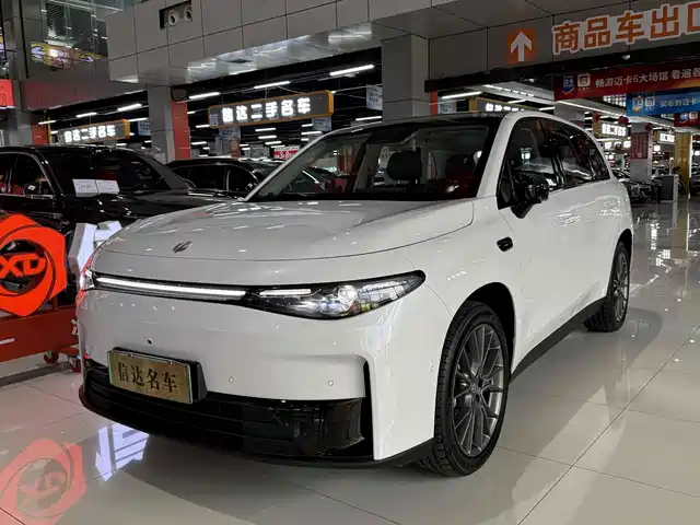 ZERO-RUNNING CAR ZERO RUN C10 2025