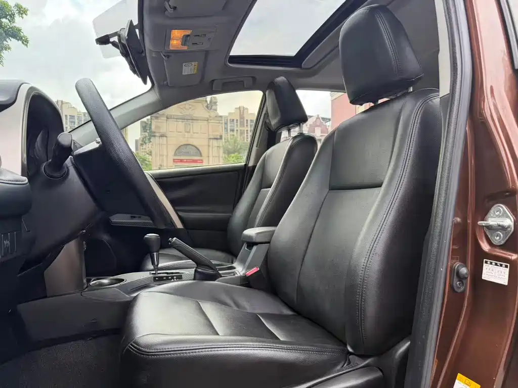 Toyota RAV4 — миниатюра 11