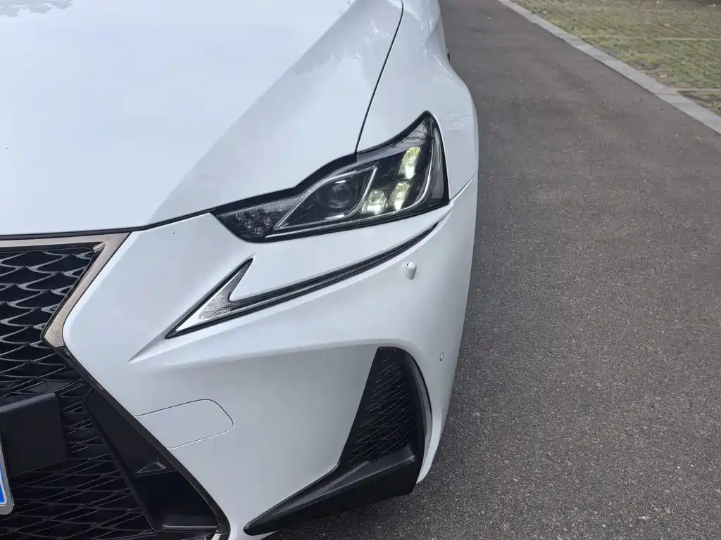 Lexus IS — миниатюра 18