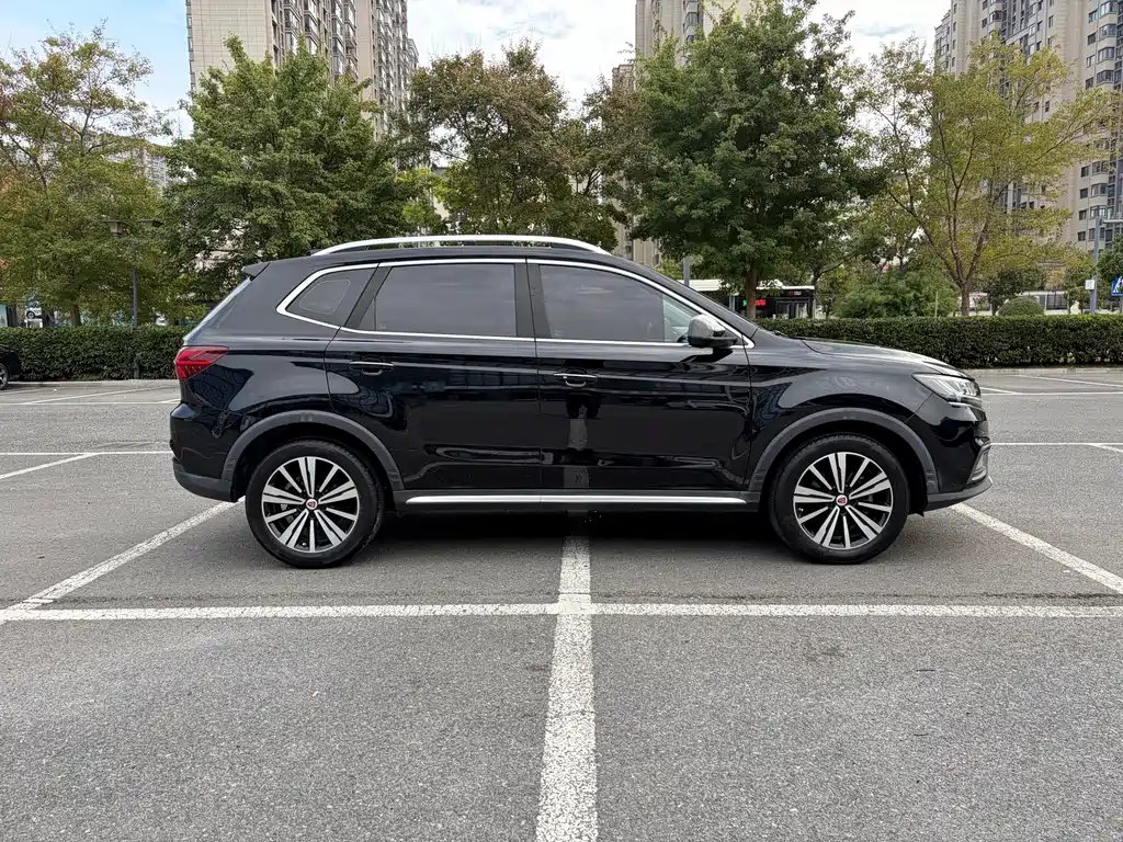 Roewe RX5 — миниатюра 4