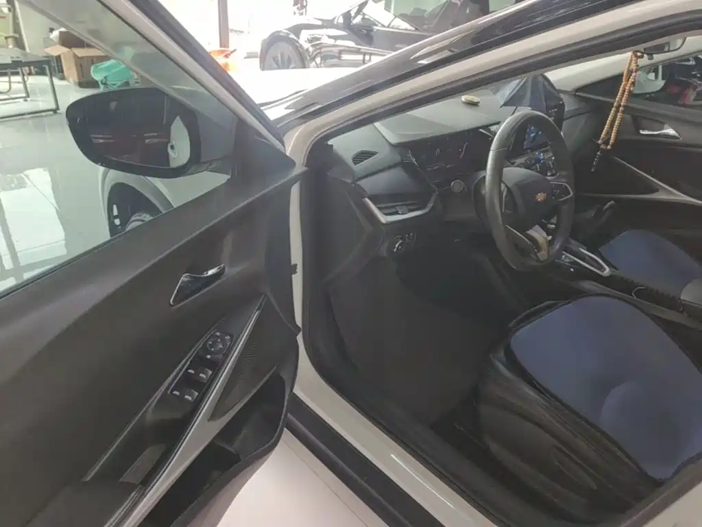 Chevrolet Menlo — миниатюра 16