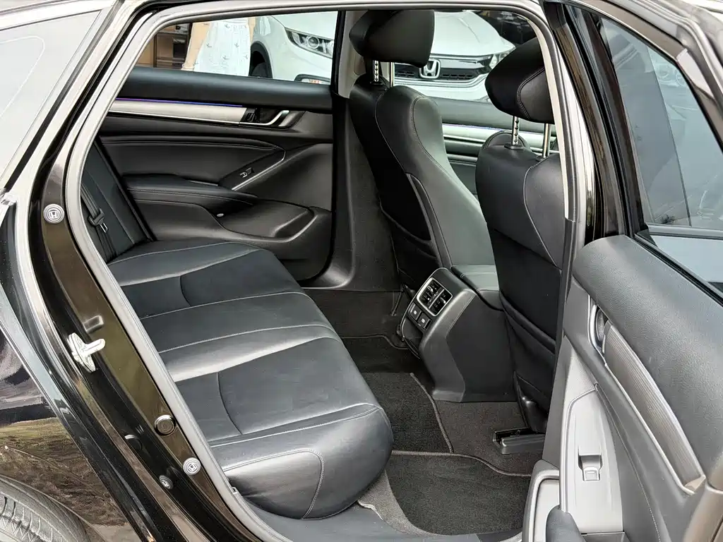 Honda Accord — миниатюра 10