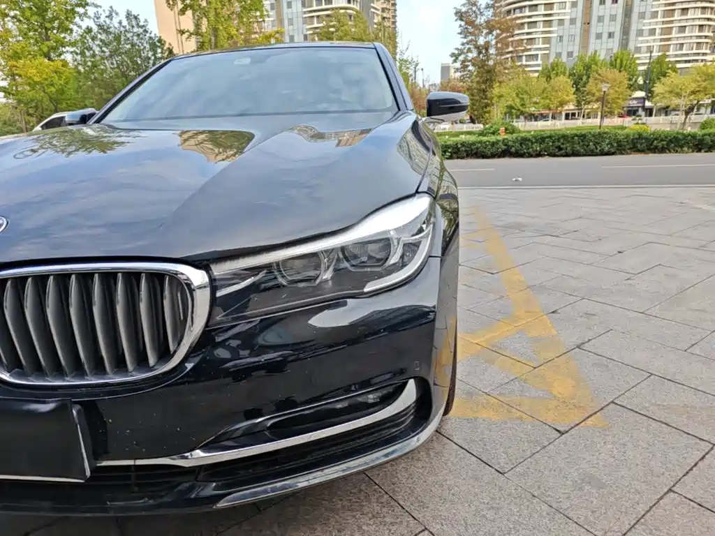 BMW 7 Series — миниатюра 24