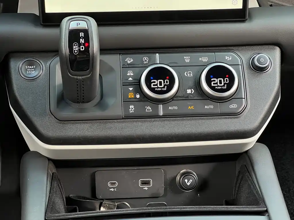 Land Rover Defender — миниатюра 19