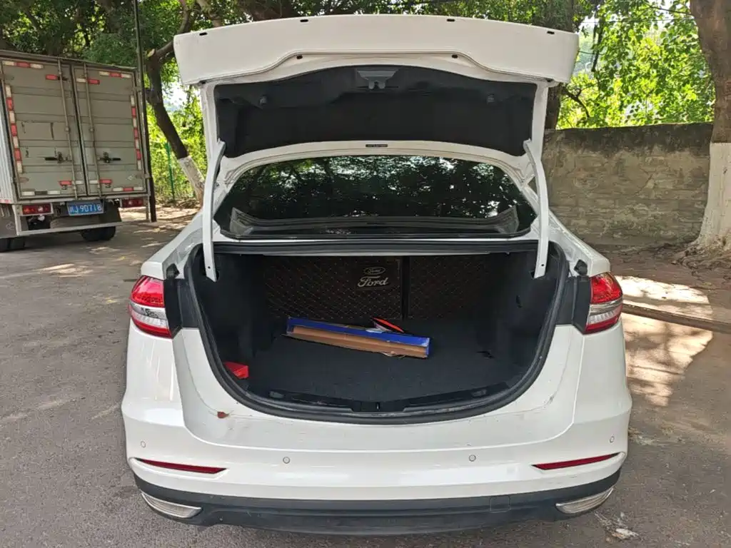 Ford Mondeo — миниатюра 19