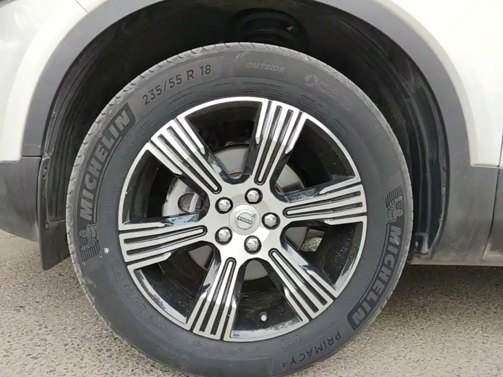 Volvo XC40 — миниатюра 23
