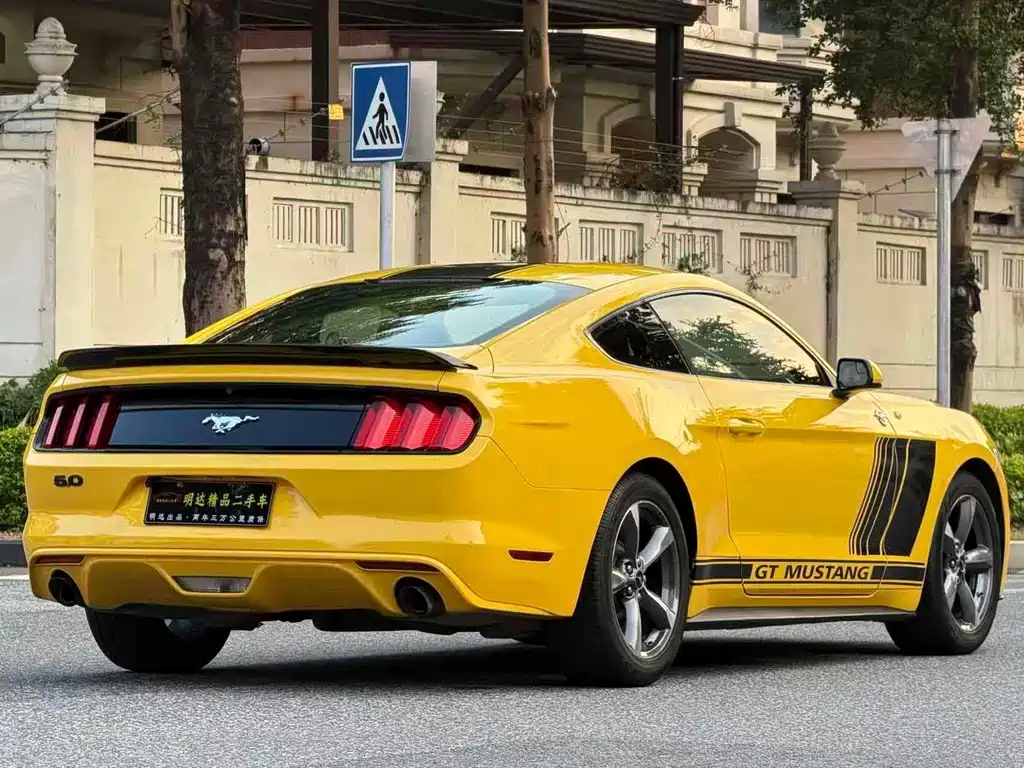 Ford Mustang — миниатюра 6