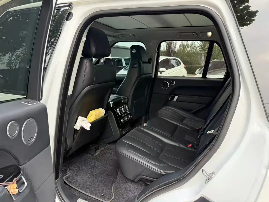 Land Rover Range Rover — миниатюра 8