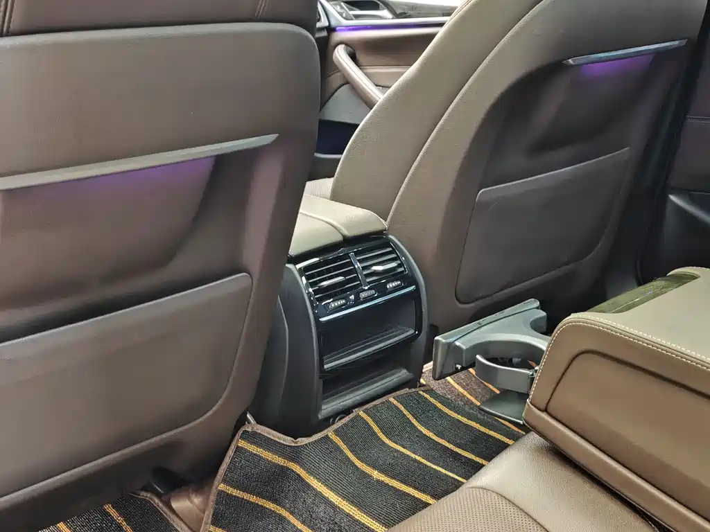 BMW 5 Series — миниатюра 19