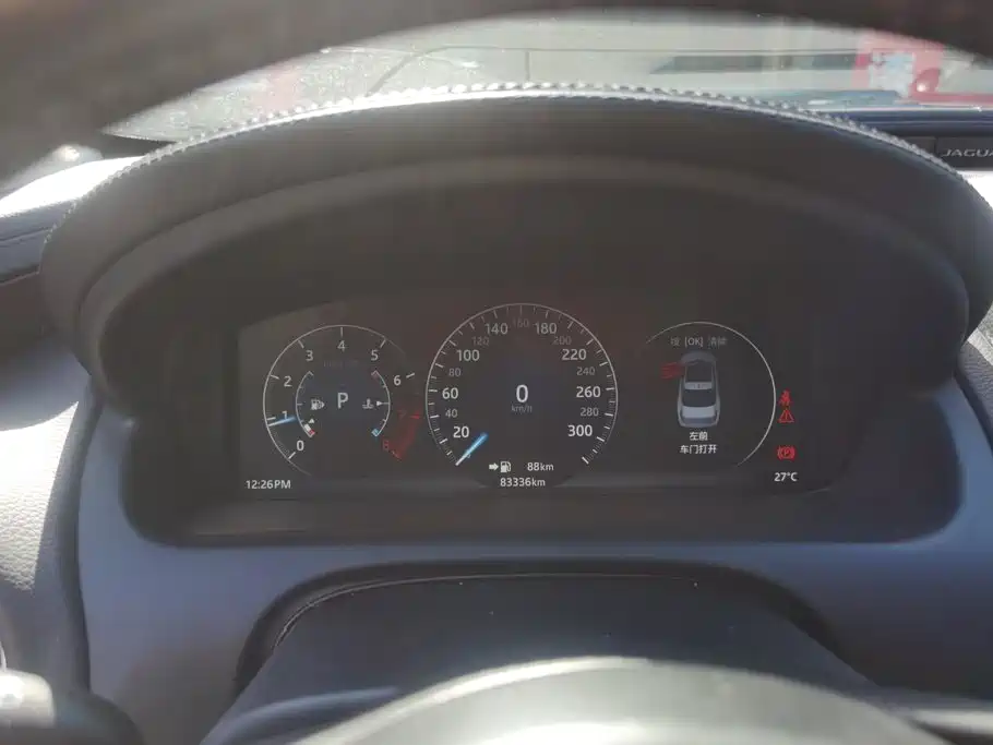 Jaguar XJ — миниатюра 14