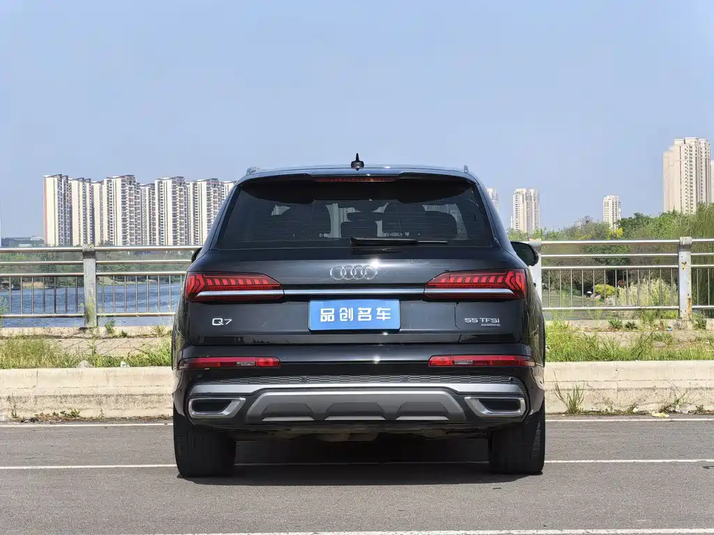 Audi Q7 — миниатюра 8