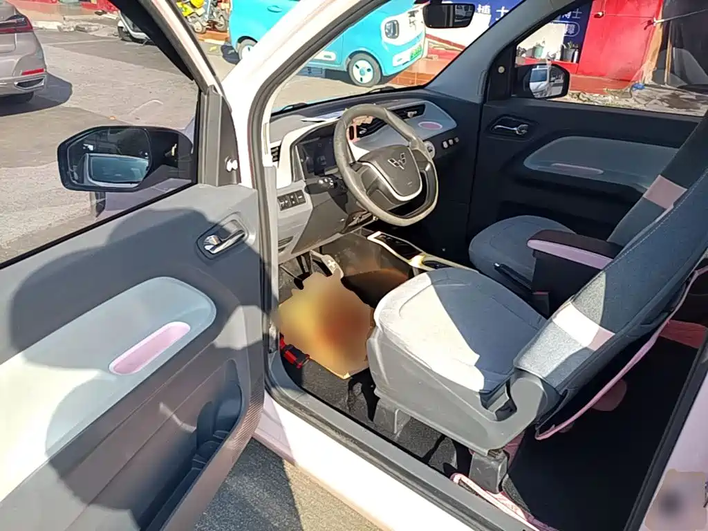 Wuling MINIEV — миниатюра 16