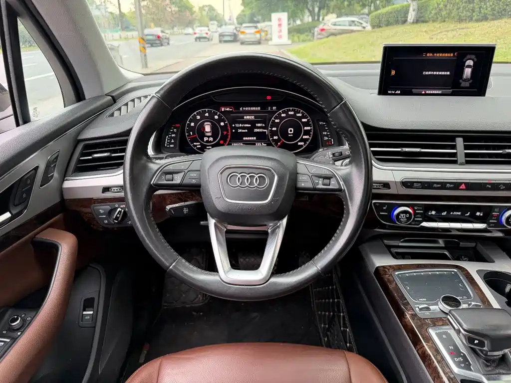 Audi Q7 — миниатюра 14