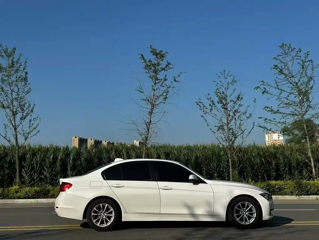 BMW 3 Series — миниатюра 4