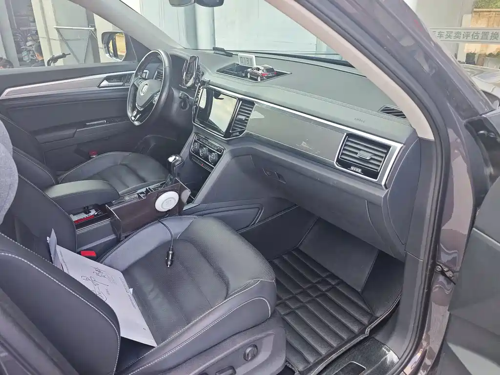 Volkswagen Teramont — миниатюра 6
