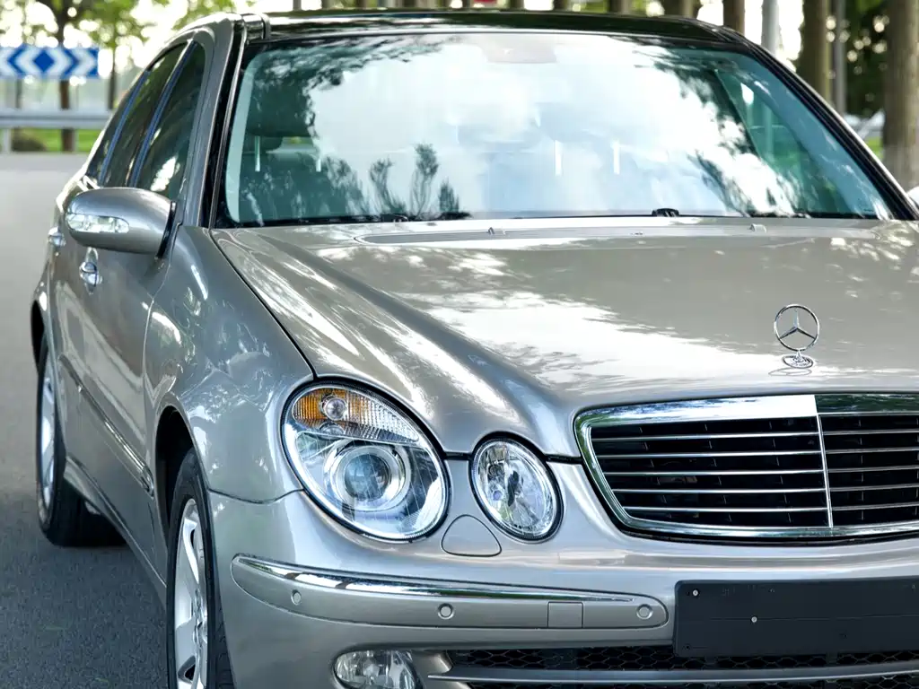 Mercedes-Benz E-Class — миниатюра 10
