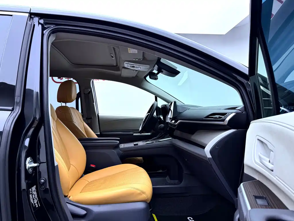 Toyota Sienna — миниатюра 15