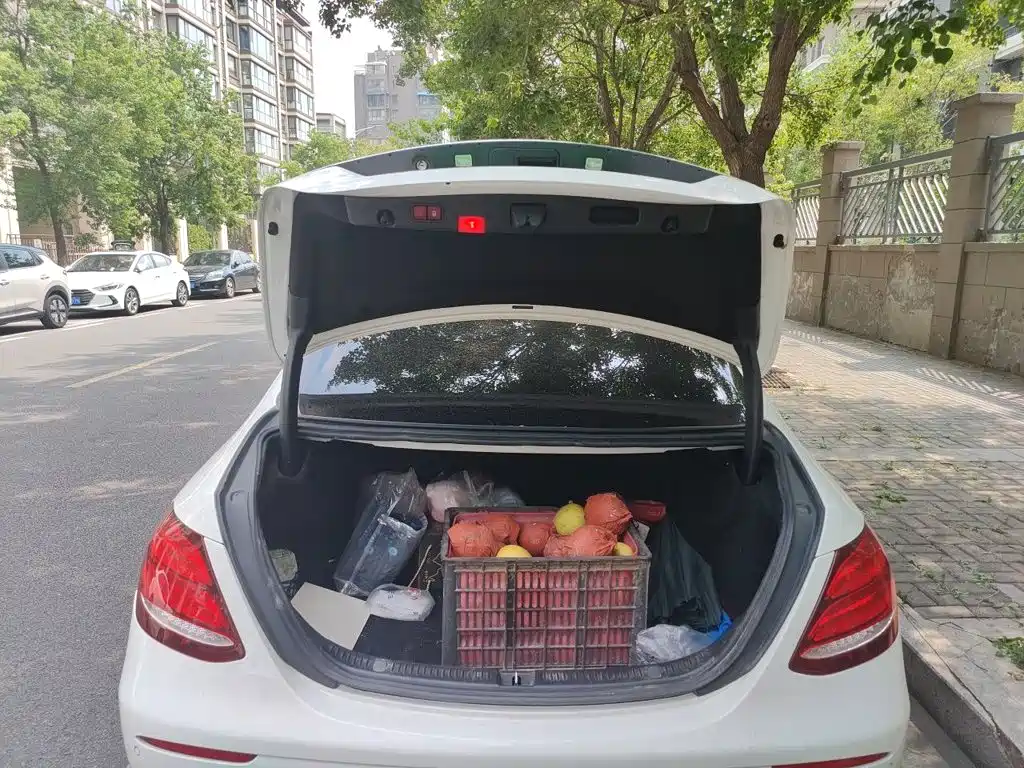 Mercedes-Benz E-Class — миниатюра 20