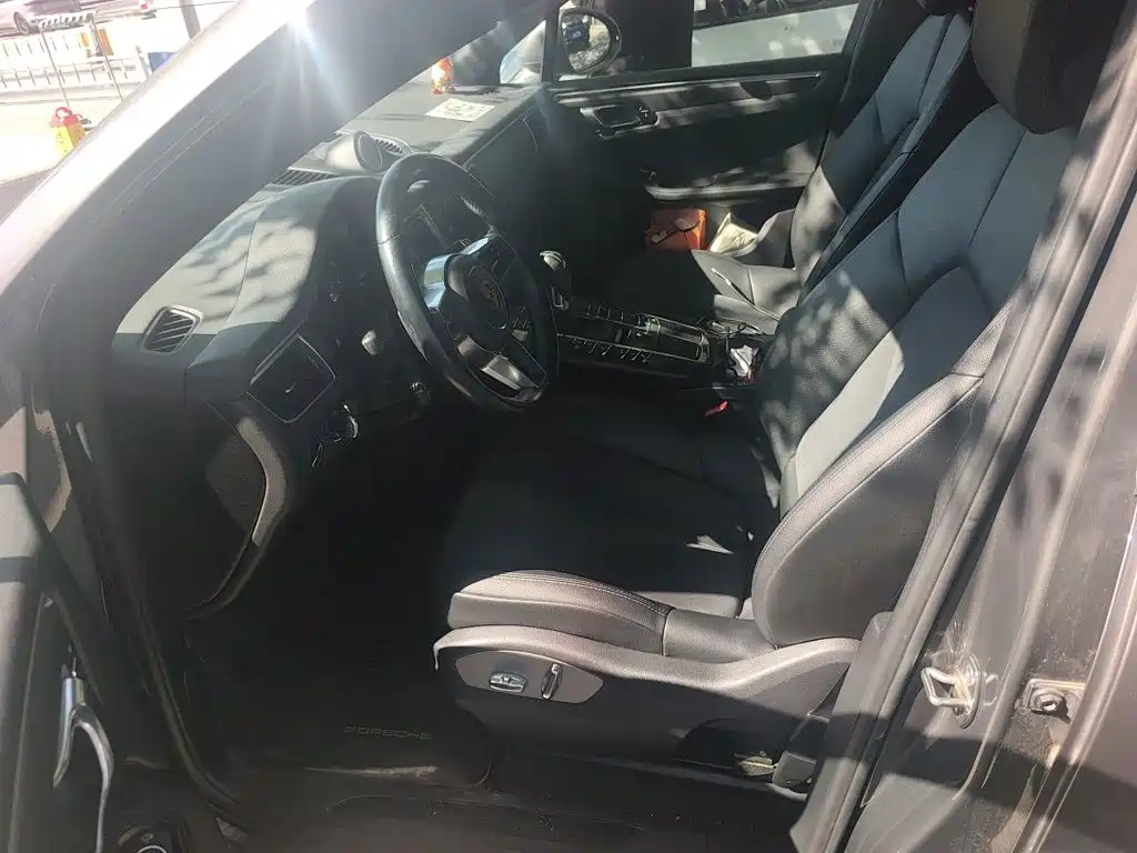 Porsche Macan — миниатюра 11
