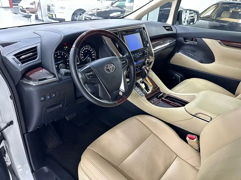 Toyota Alphard 2015 3.5L Luxury