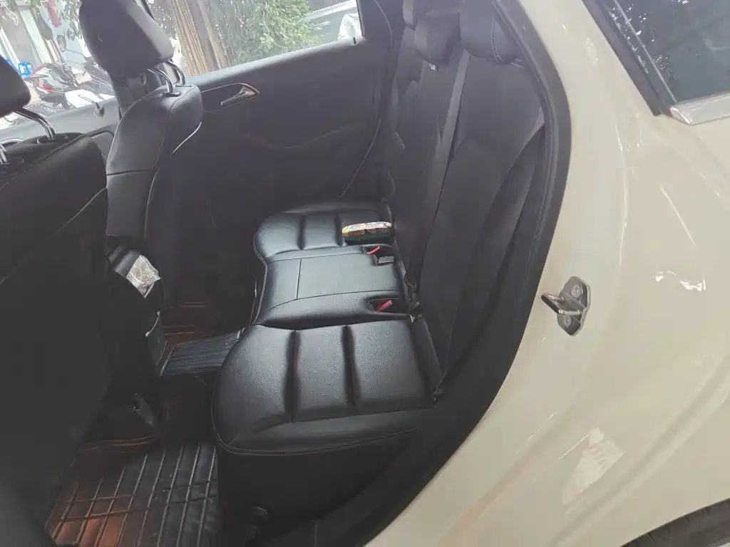 Mercedes-Benz B-Class — миниатюра 13