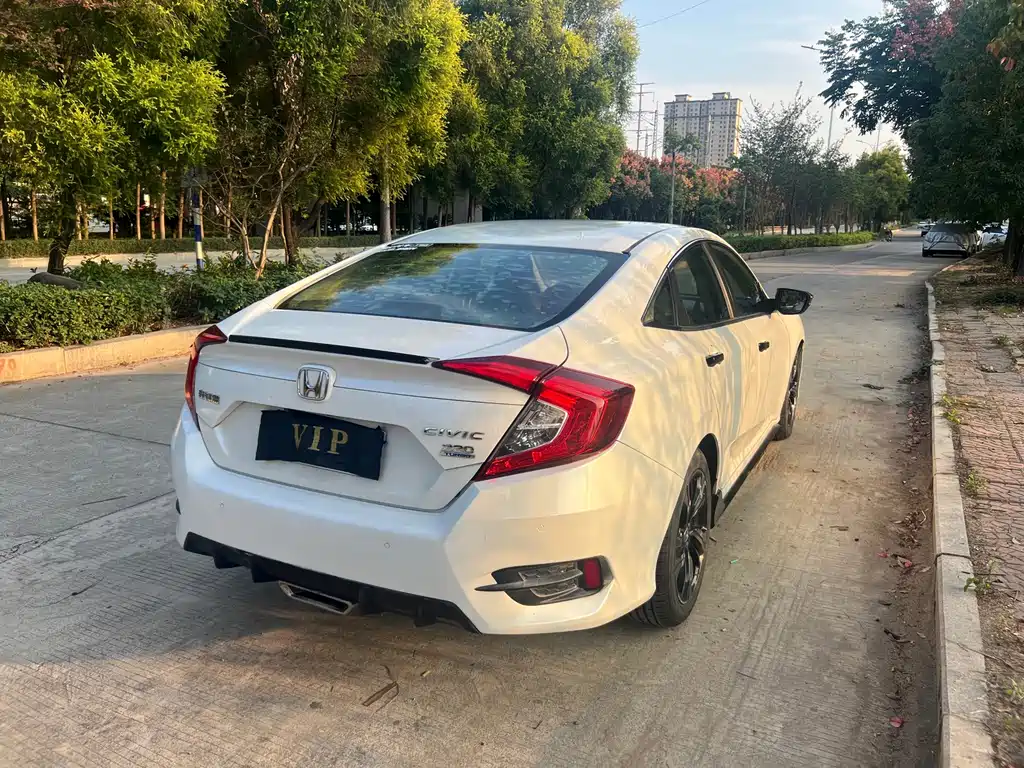 Honda Civic — миниатюра 7