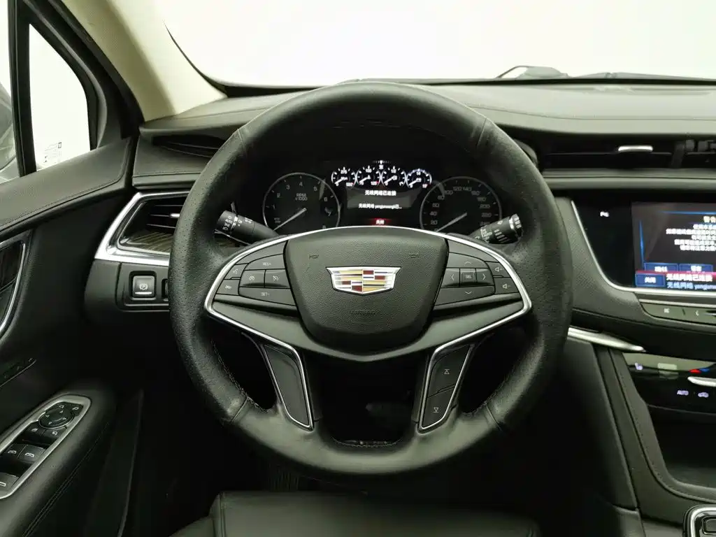 Cadillac XT5 — миниатюра 11