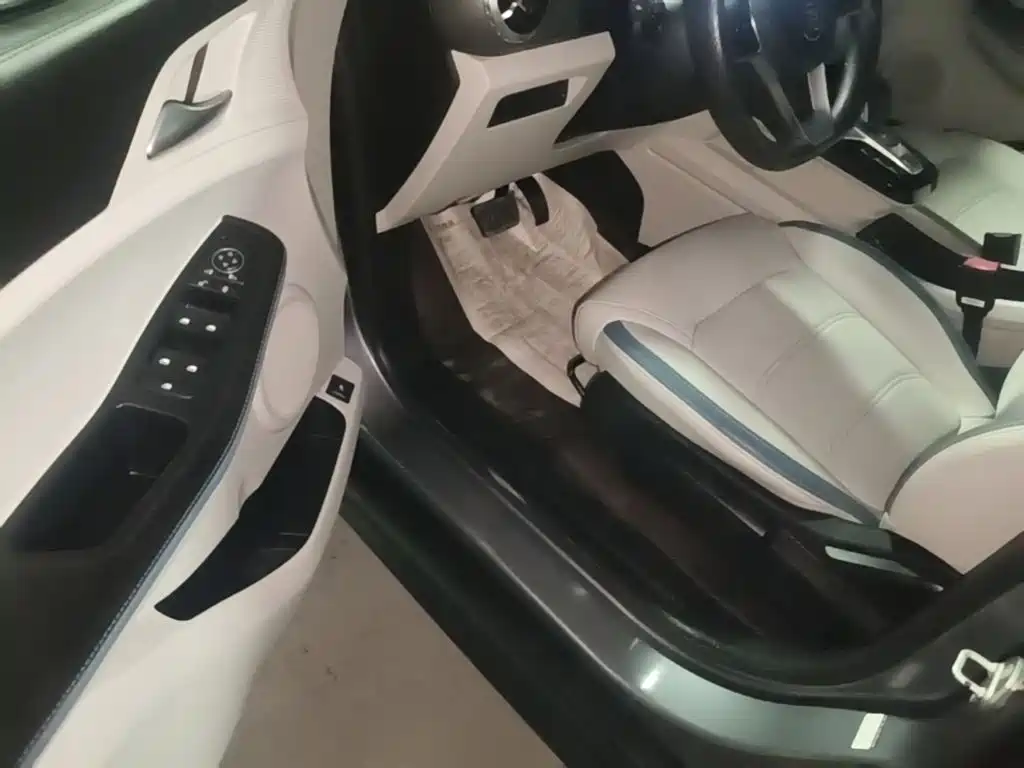 BYD Yuan Pro — миниатюра 16