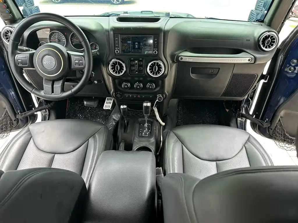 Jeep Wrangler — миниатюра 7