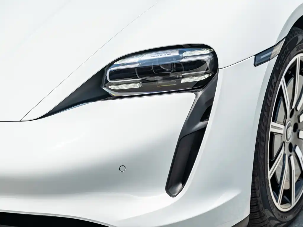 Porsche Taycan — миниатюра 8