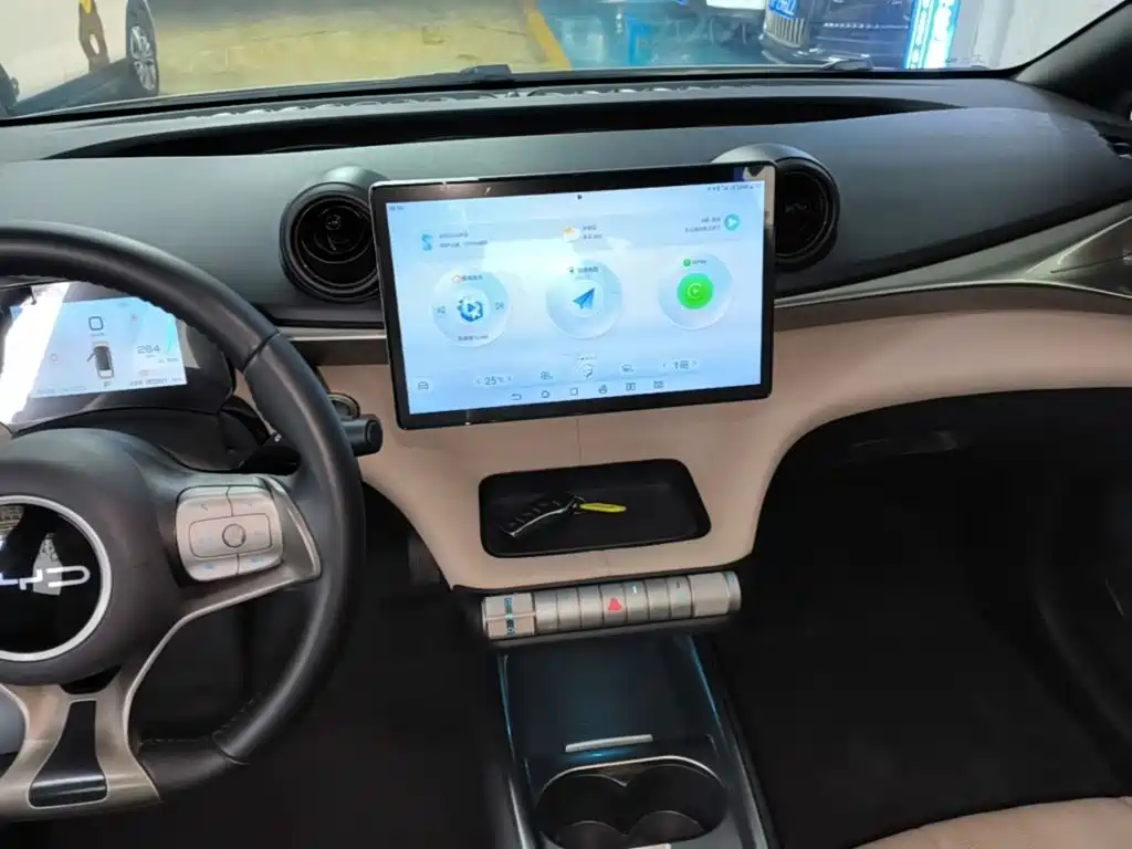 BYD Dolphin — миниатюра 10