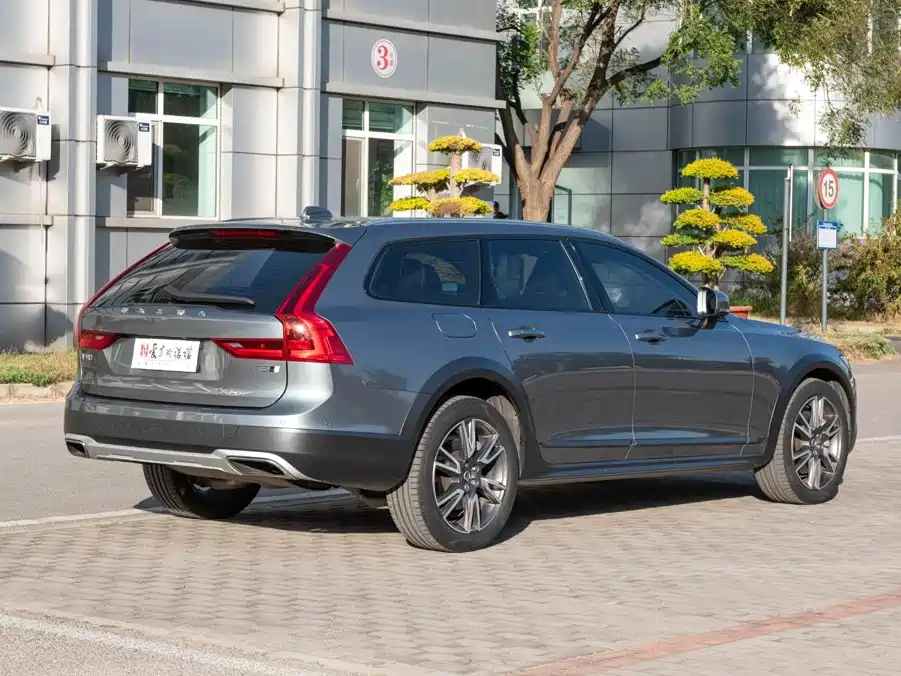 Volvo V90 — миниатюра 3