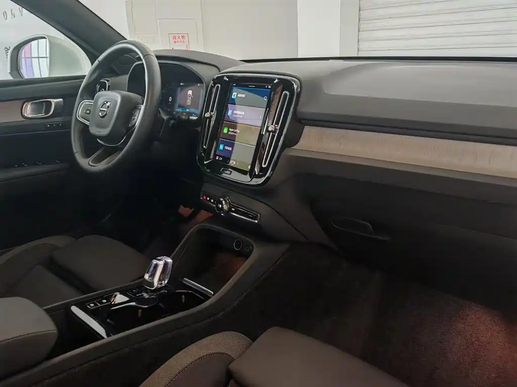 Volvo XC40 — миниатюра 24