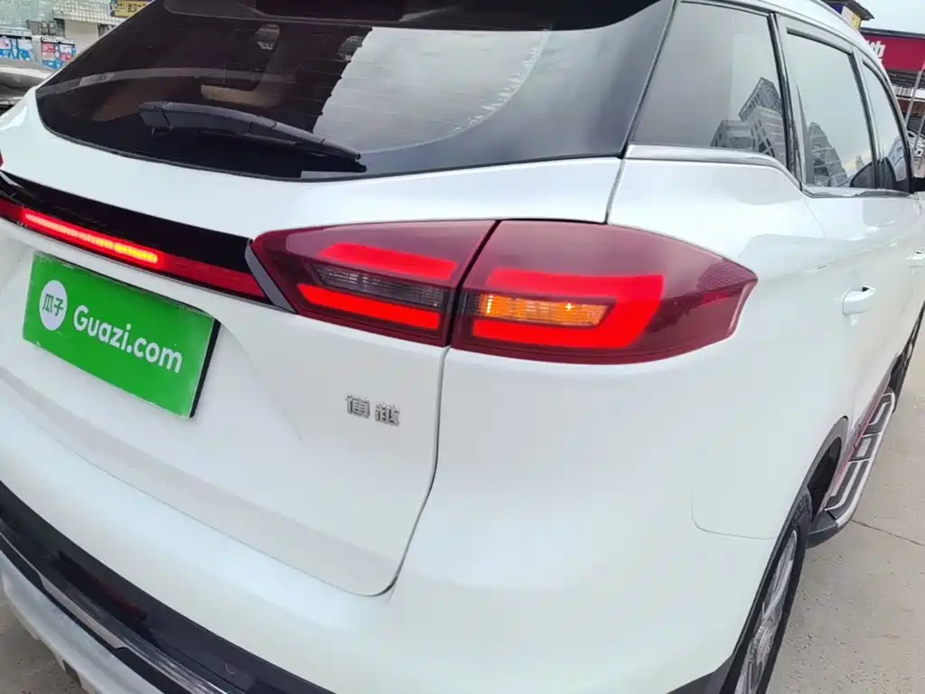 Geely Boyue — миниатюра 8