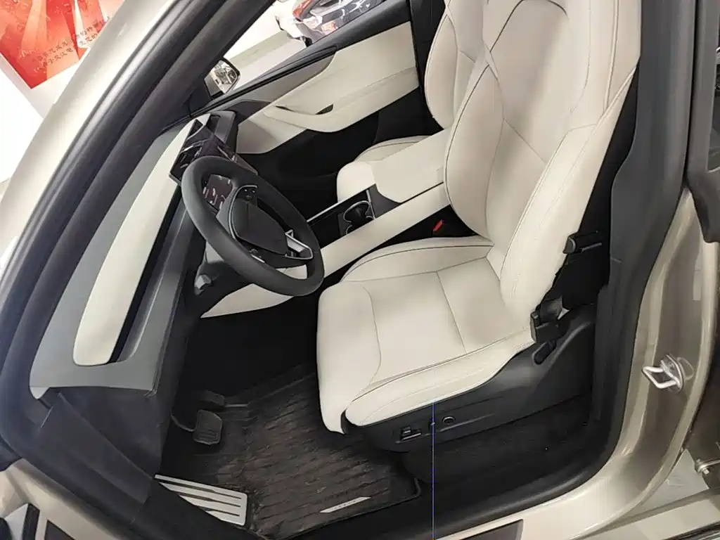 Tesla Model Y L — миниатюра 15