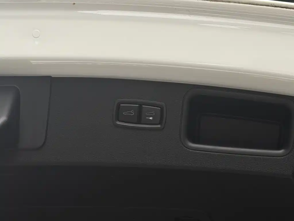 Porsche Macan — миниатюра 32