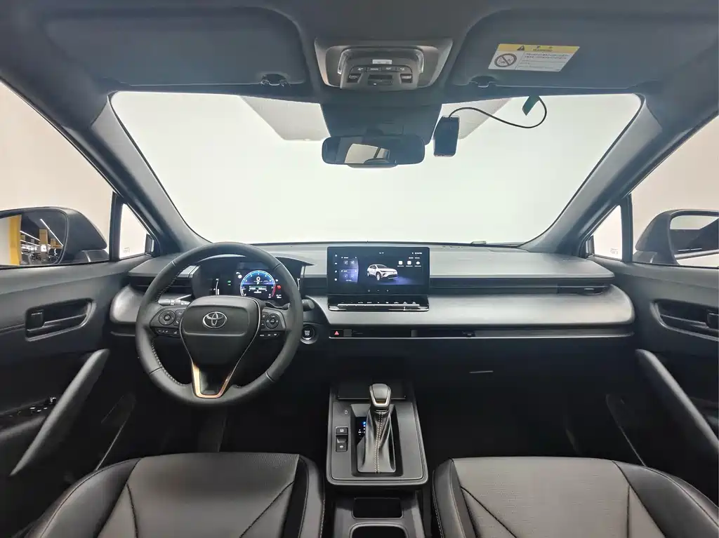 Toyota Corolla Cross — миниатюра 13