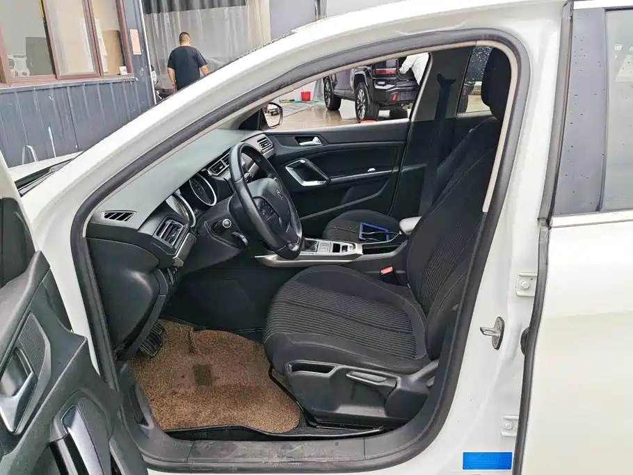 Peugeot 408 — миниатюра 9