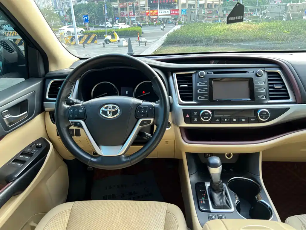 Toyota Highlander — миниатюра 18