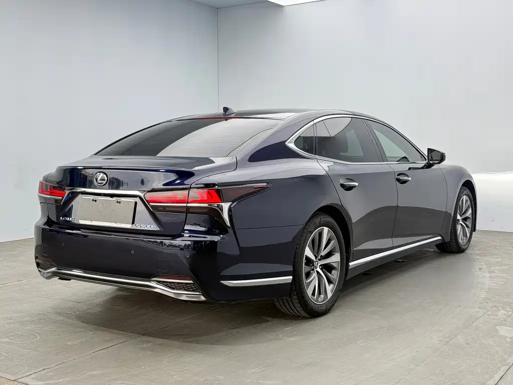 Lexus LS — миниатюра 4