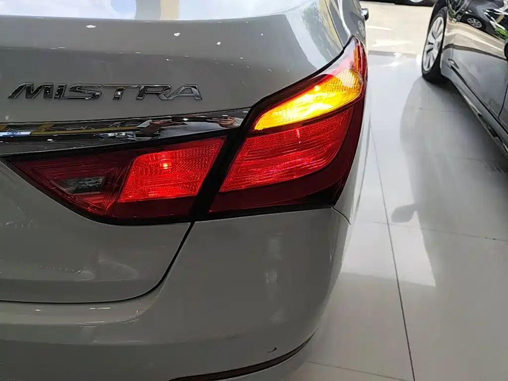 Hyundai Mistra — миниатюра 8