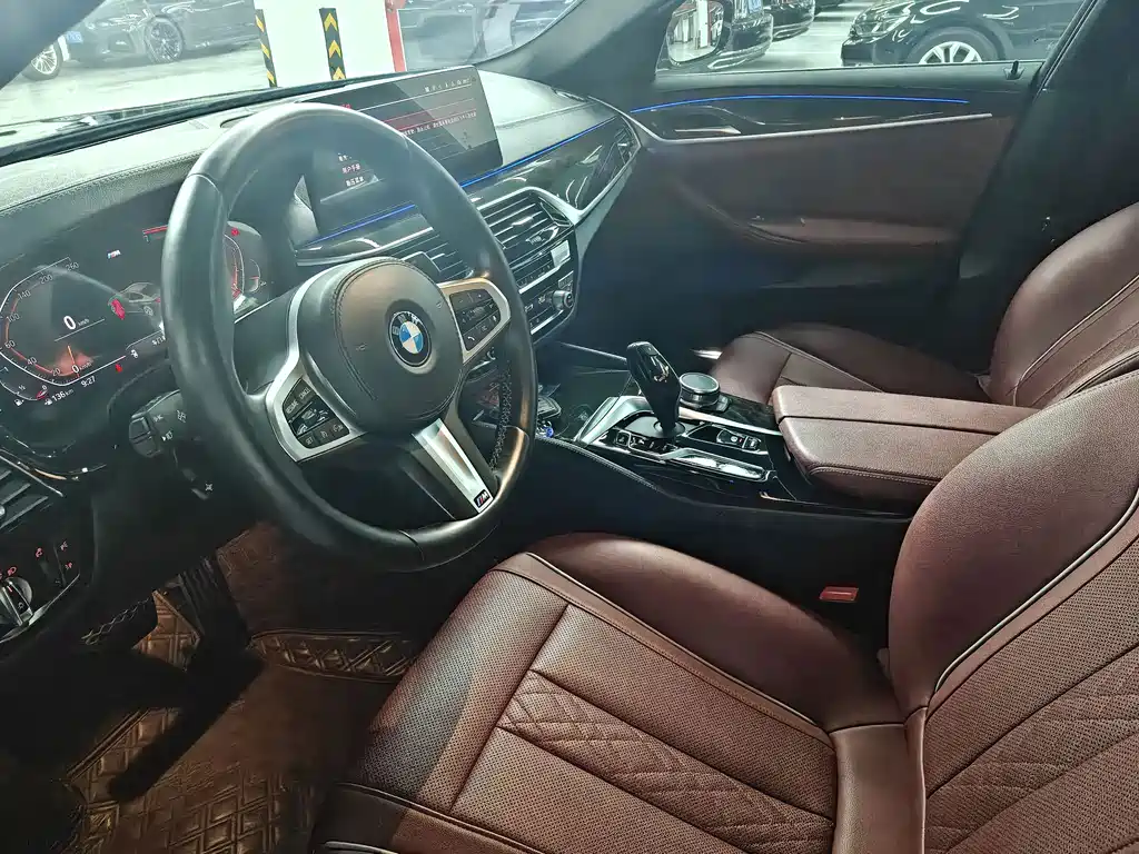 BMW 5 Series — миниатюра 8