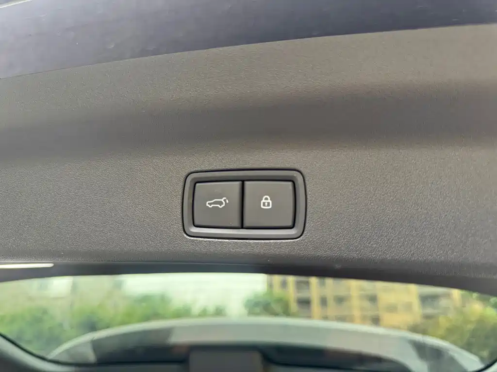 Li Auto Li L8 — миниатюра 12