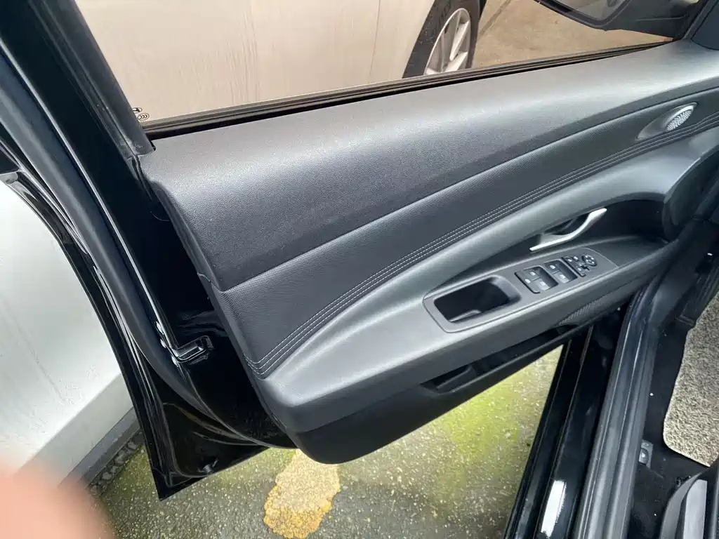 Hyundai Elantra — миниатюра 8