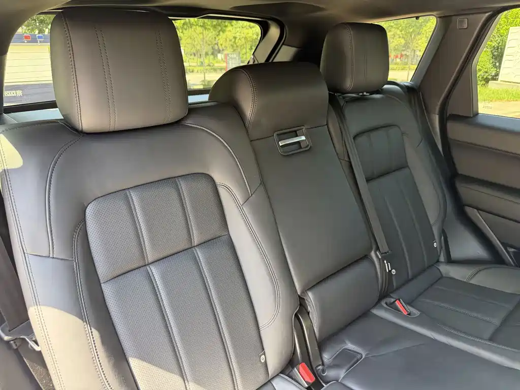 Land Rover Sport PHEV — миниатюра 23