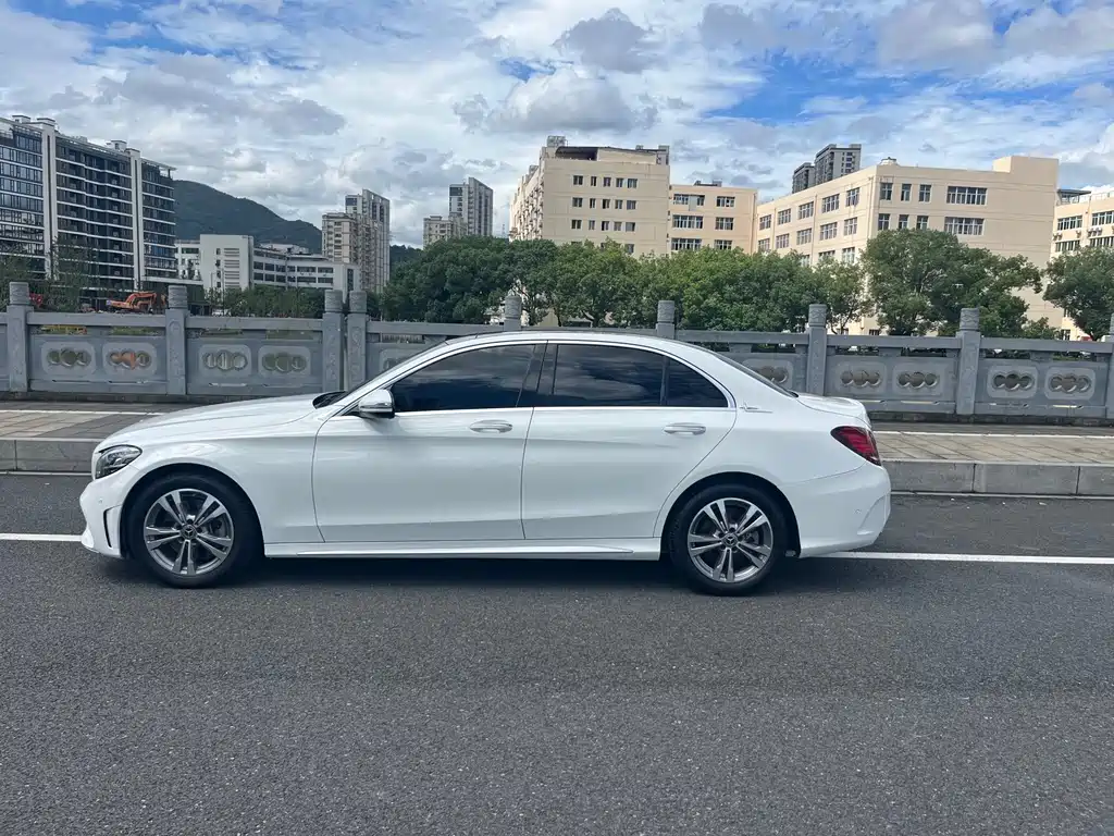 Mercedes-Benz C-Class — миниатюра 7